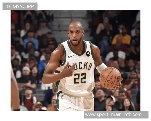 米德尔顿谈字母在篮下表现期待制造进攻犯规的精彩瞬间 米德尔顿谈字母在篮下表现期待制造进攻犯规的精彩瞬间